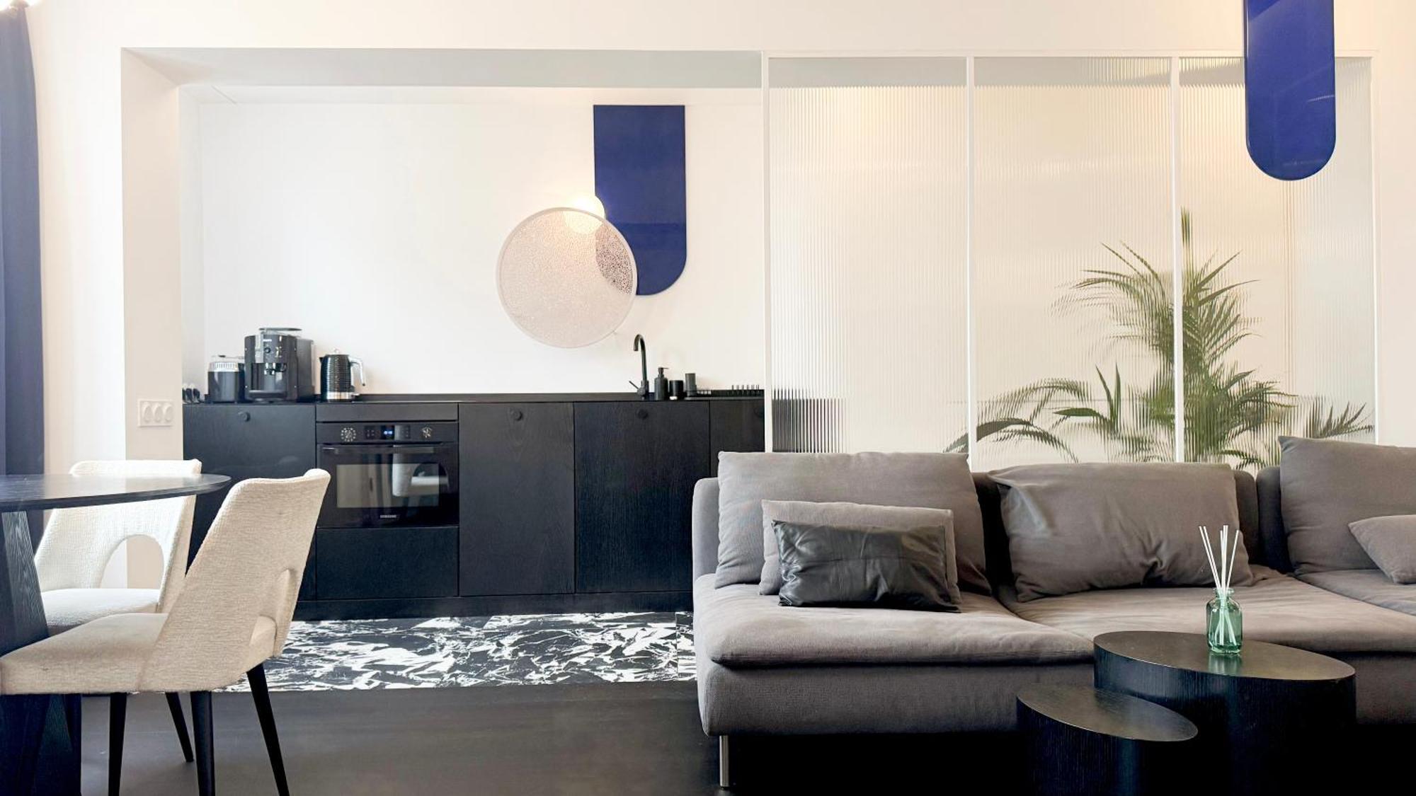 Black&blue Apartment